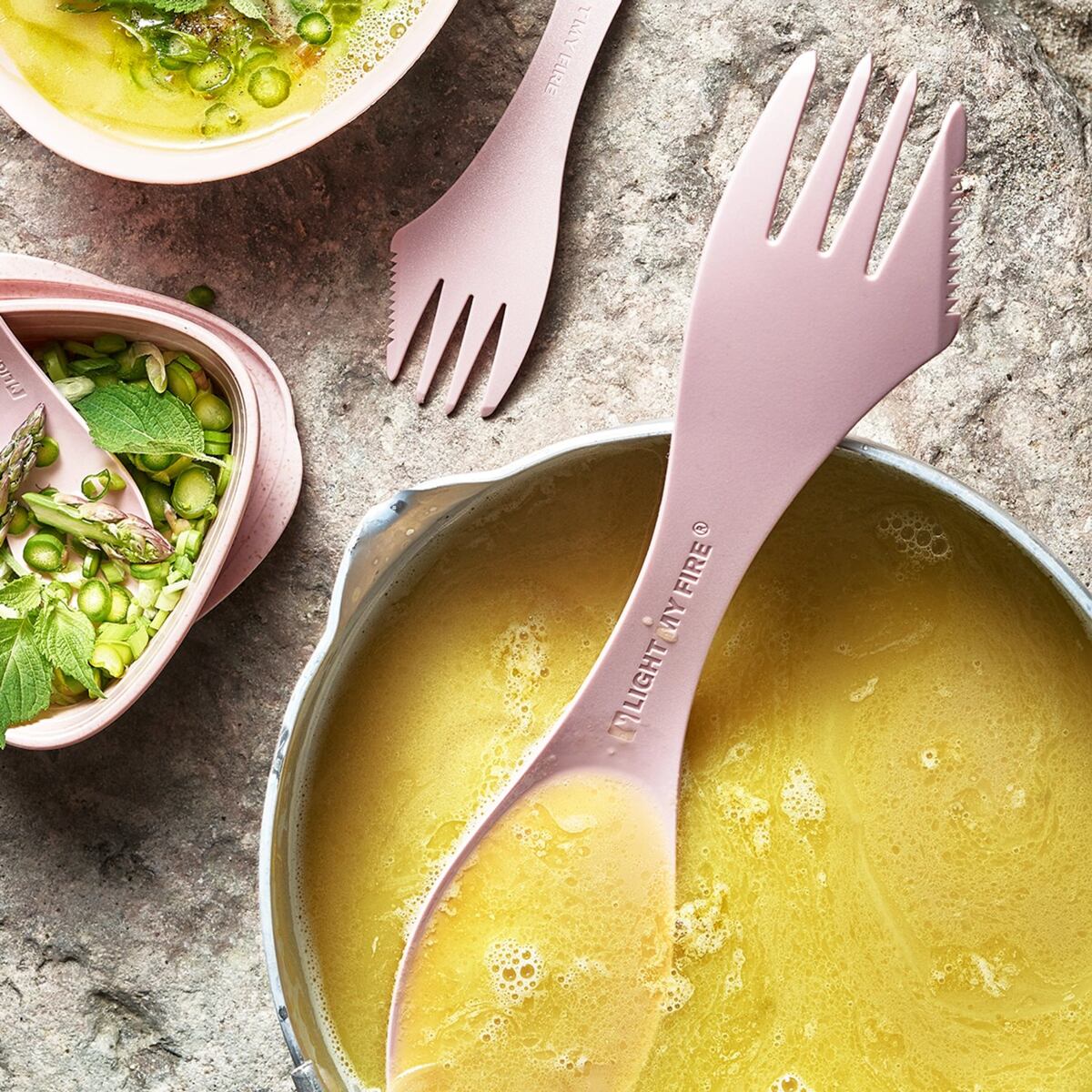 Light my fire Cestovní příbor pro leváky Spork lefty 2-pack sandygreen/dustypink