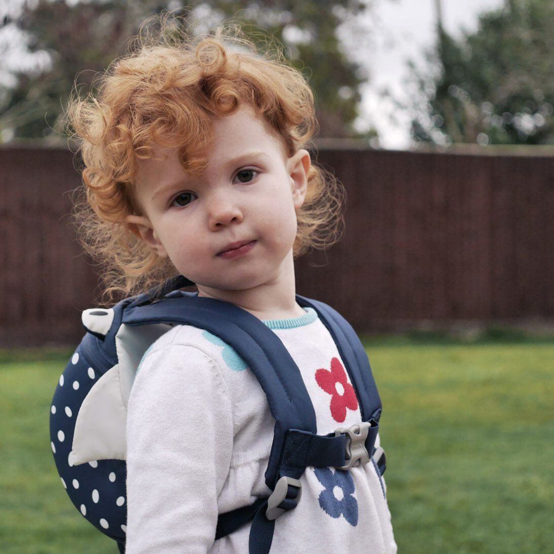 LittleLife Dětský batoh s bezpečnostním vodítkem Recycled stingray 2 l