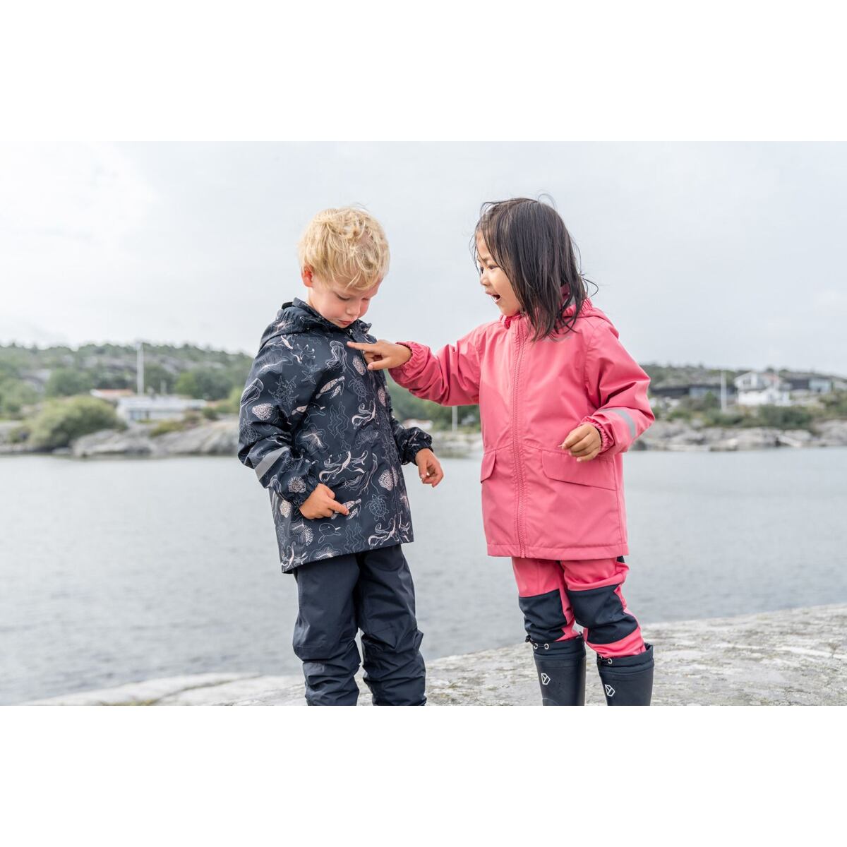 Didriksons Dětské nepromokavé kalhoty Avan navy - ROSTOUCÍ