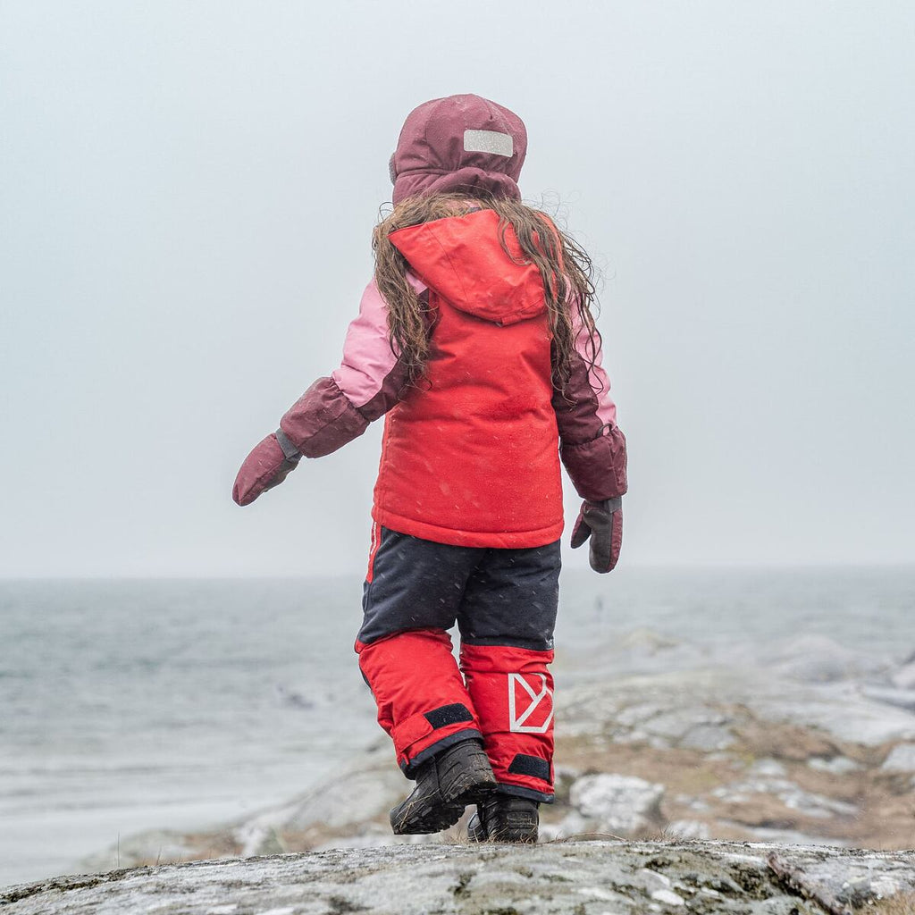 Didriksons Dětská zimní čepice Biggles anemon red
